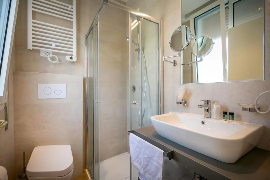 Hotel Le Lampare Каорле 3*,