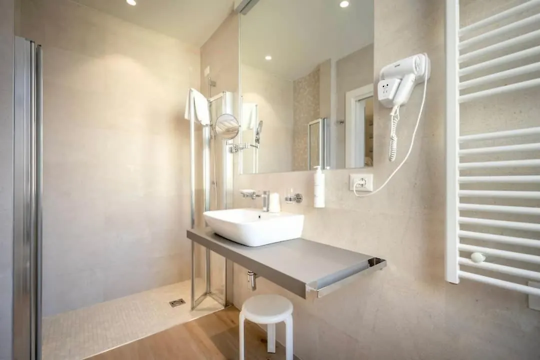 ***  Hotel Le Lampare Каорле Италия