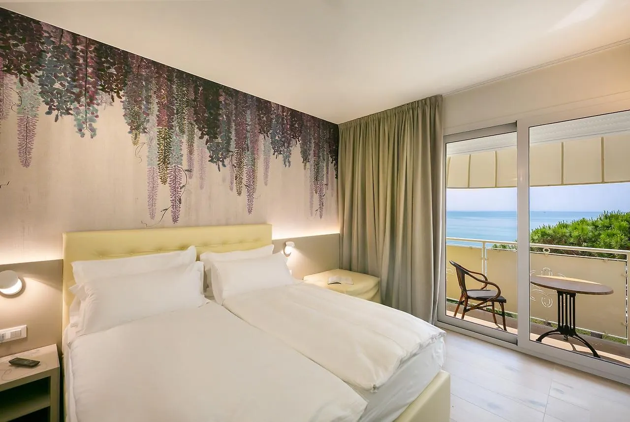 Hotel Le Lampare Каорле