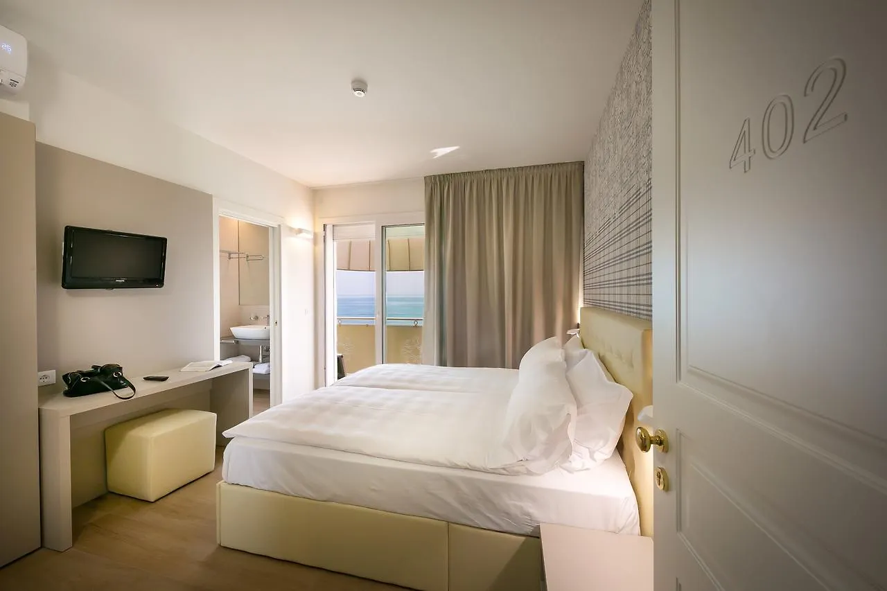 Hotel Le Lampare Каорле