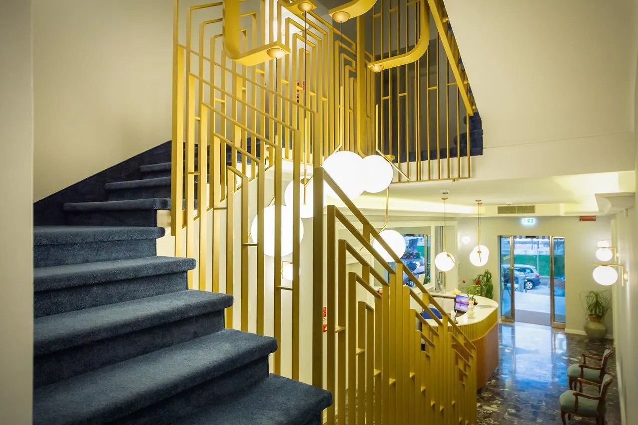 Hotel Le Lampare Каорле